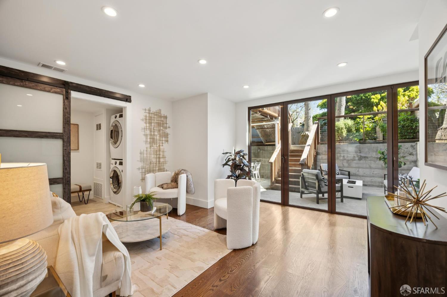 Detail Gallery Image 23 of 92 For 537 Moultrie St, San Francisco,  CA 94110 - 2 Beds | 2/1 Baths