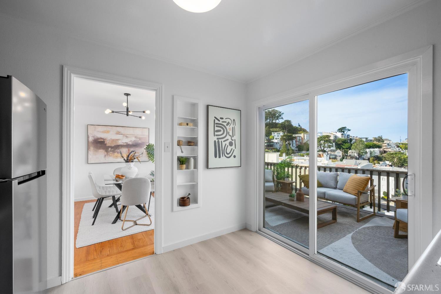 Detail Gallery Image 9 of 21 For 473 Corbett Ave, San Francisco,  CA 94114 - 3 Beds | 1/1 Baths