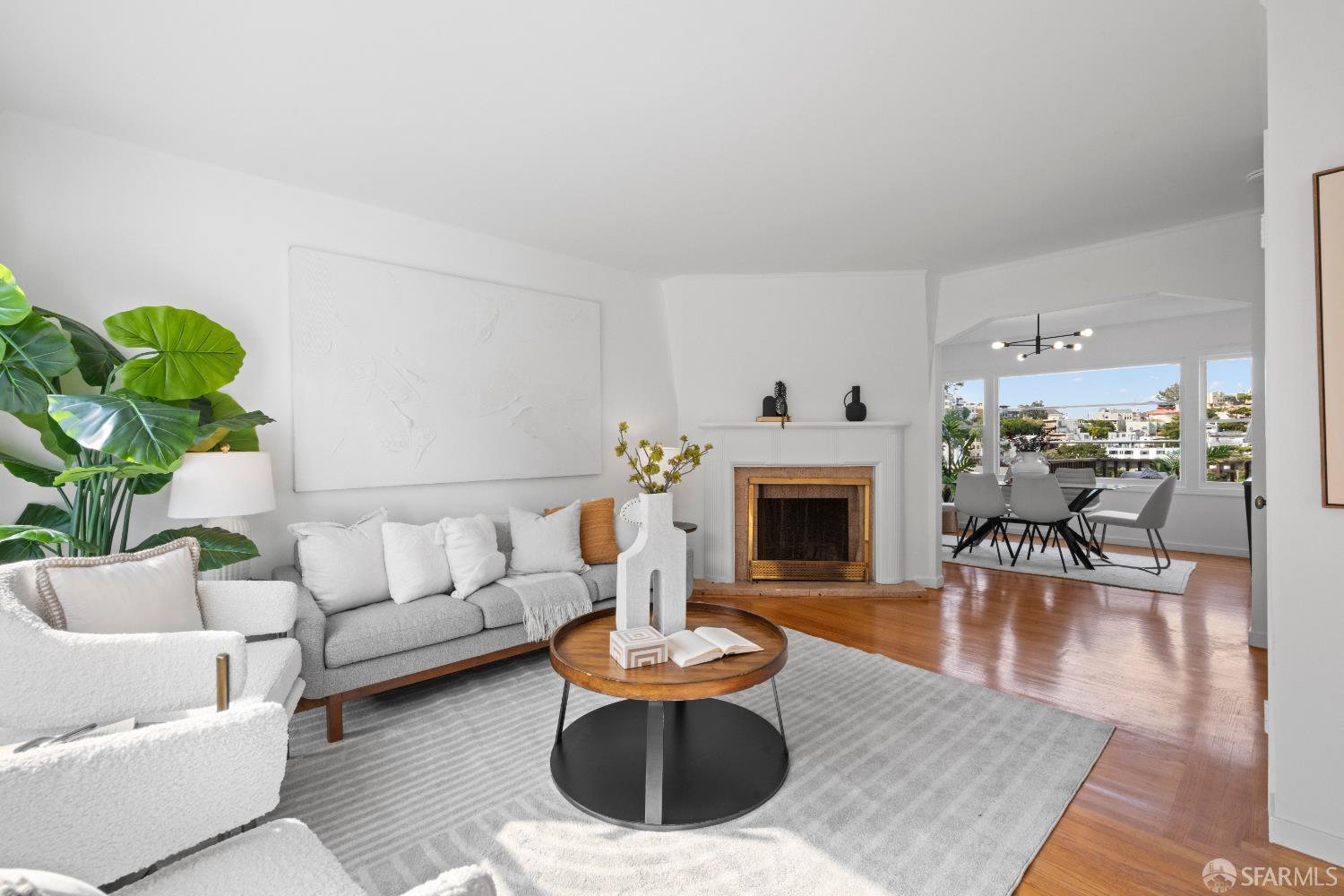 Detail Gallery Image 3 of 21 For 473 Corbett Ave, San Francisco,  CA 94114 - 3 Beds | 1/1 Baths