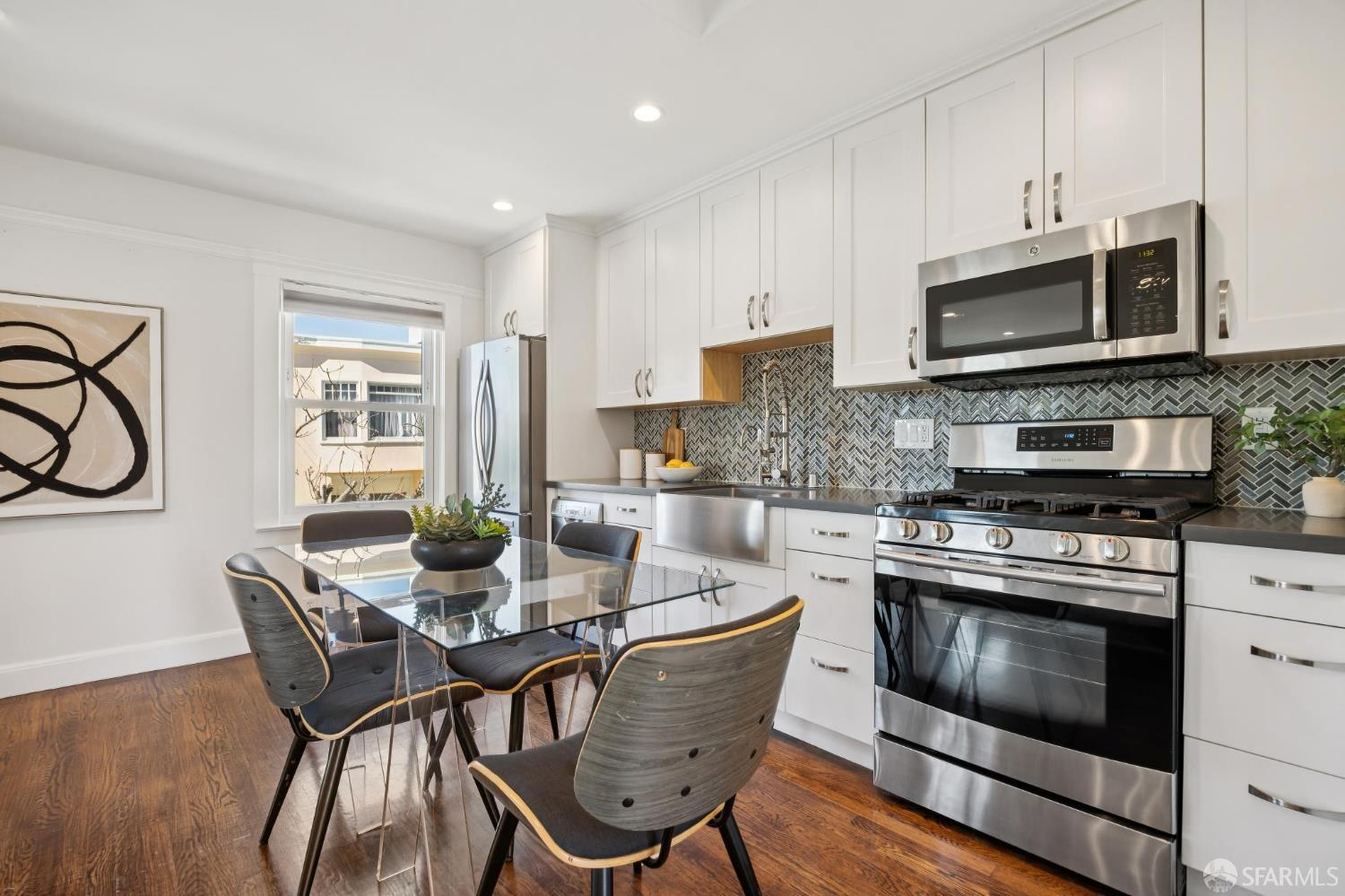 Detail Gallery Image 8 of 92 For 537 Moultrie St, San Francisco,  CA 94110 - 2 Beds | 2/1 Baths