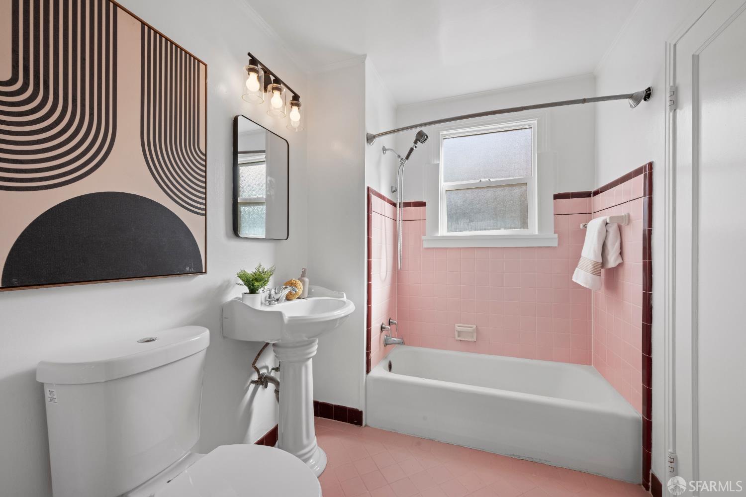 Detail Gallery Image 15 of 21 For 473 Corbett Ave, San Francisco,  CA 94114 - 3 Beds | 1/1 Baths