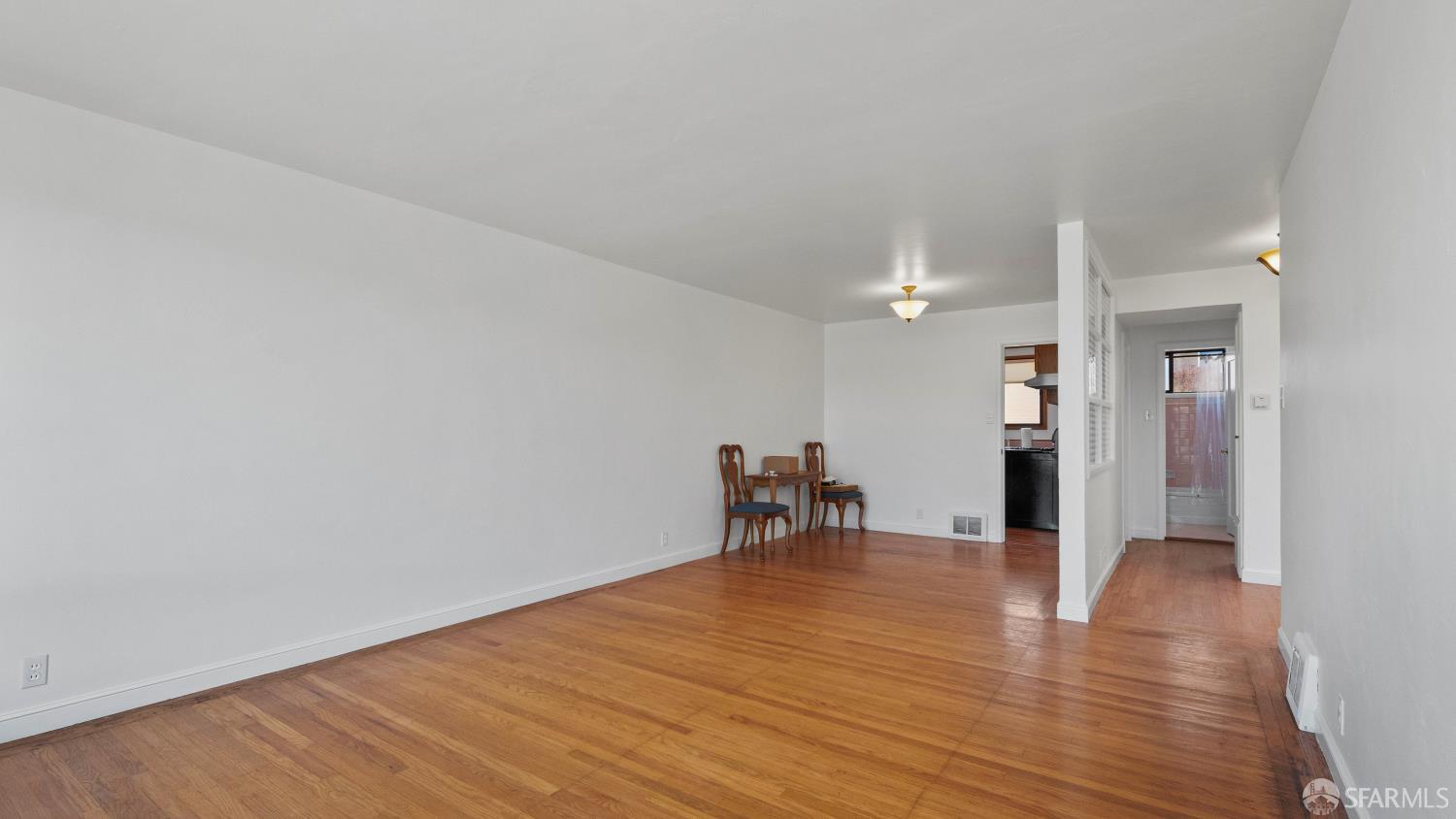 Detail Gallery Image 6 of 26 For 2210 39th Ave, San Francisco,  CA 94116 - 3 Beds | 1 Baths