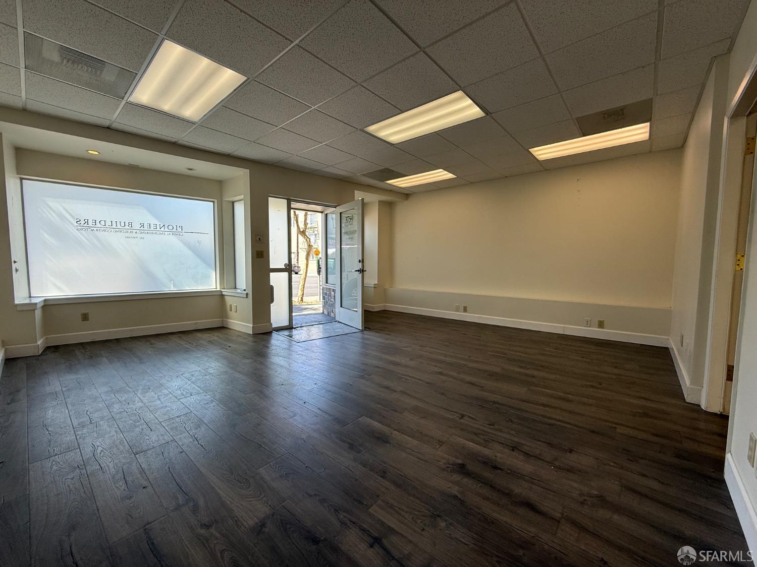 Detail Gallery Image 3 of 14 For 3755 Mission St, San Francisco,  CA 94110 - – Beds | – Baths