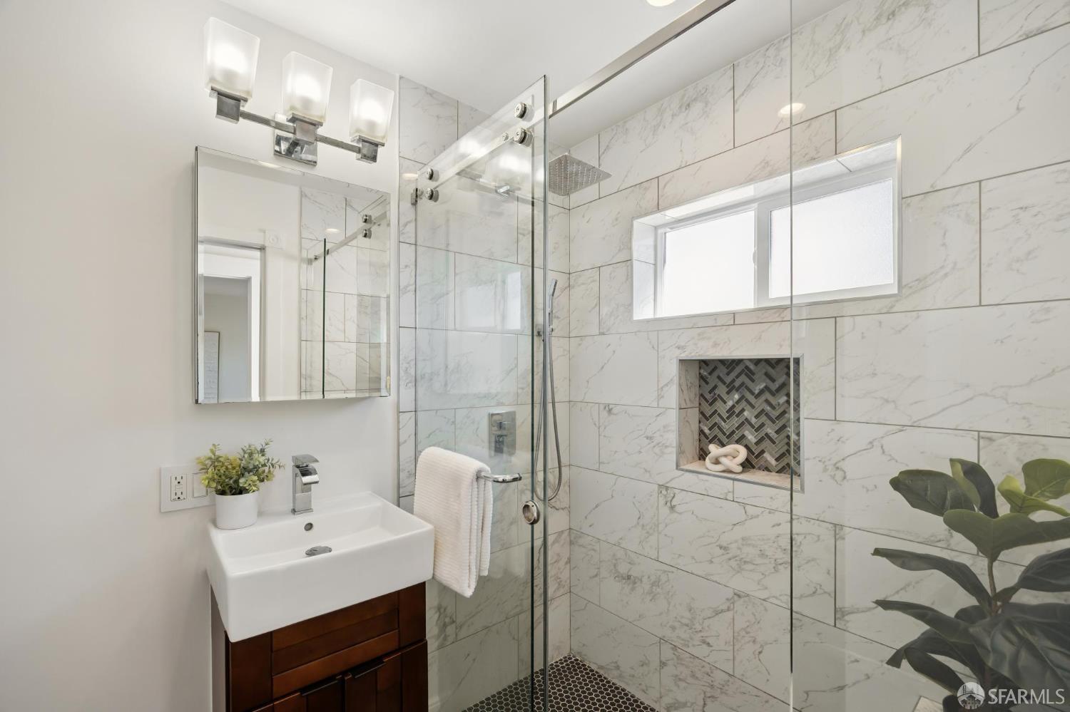 Detail Gallery Image 20 of 92 For 537 Moultrie St, San Francisco,  CA 94110 - 2 Beds | 2/1 Baths