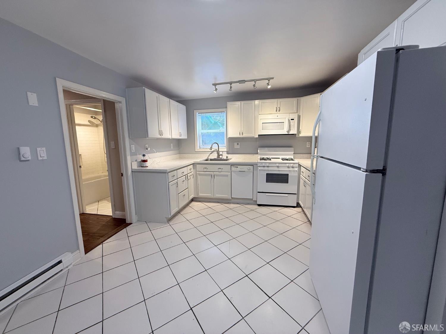 Detail Gallery Image 7 of 16 For 3645 25th St, San Francisco,  CA 94110 - 1 Beds | 1 Baths