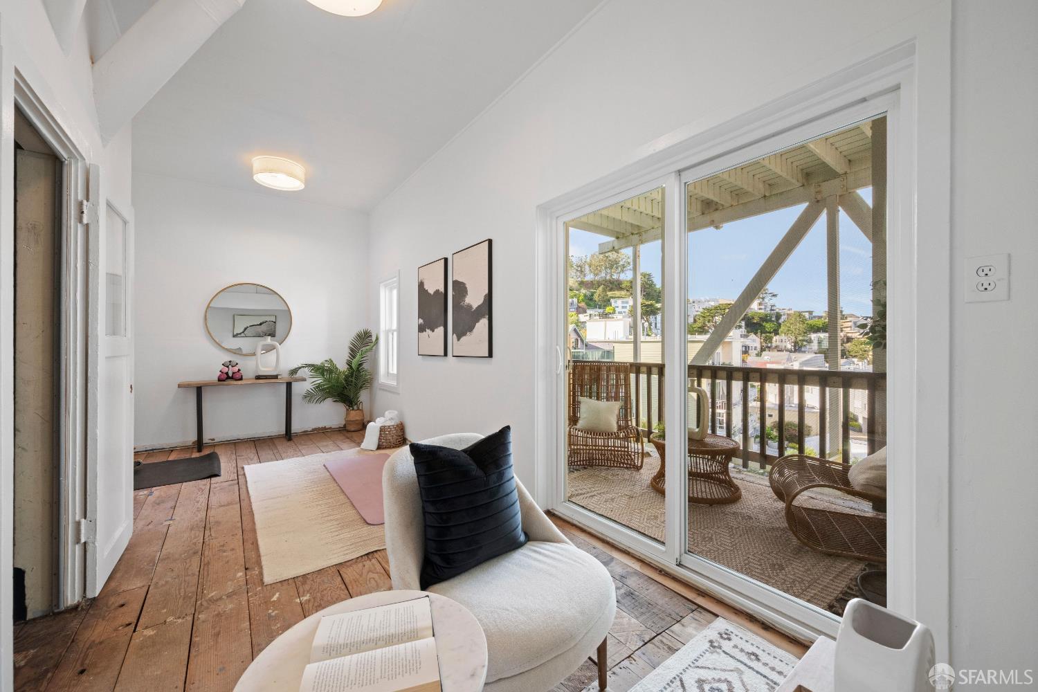 Detail Gallery Image 18 of 21 For 473 Corbett Ave, San Francisco,  CA 94114 - 3 Beds | 1/1 Baths