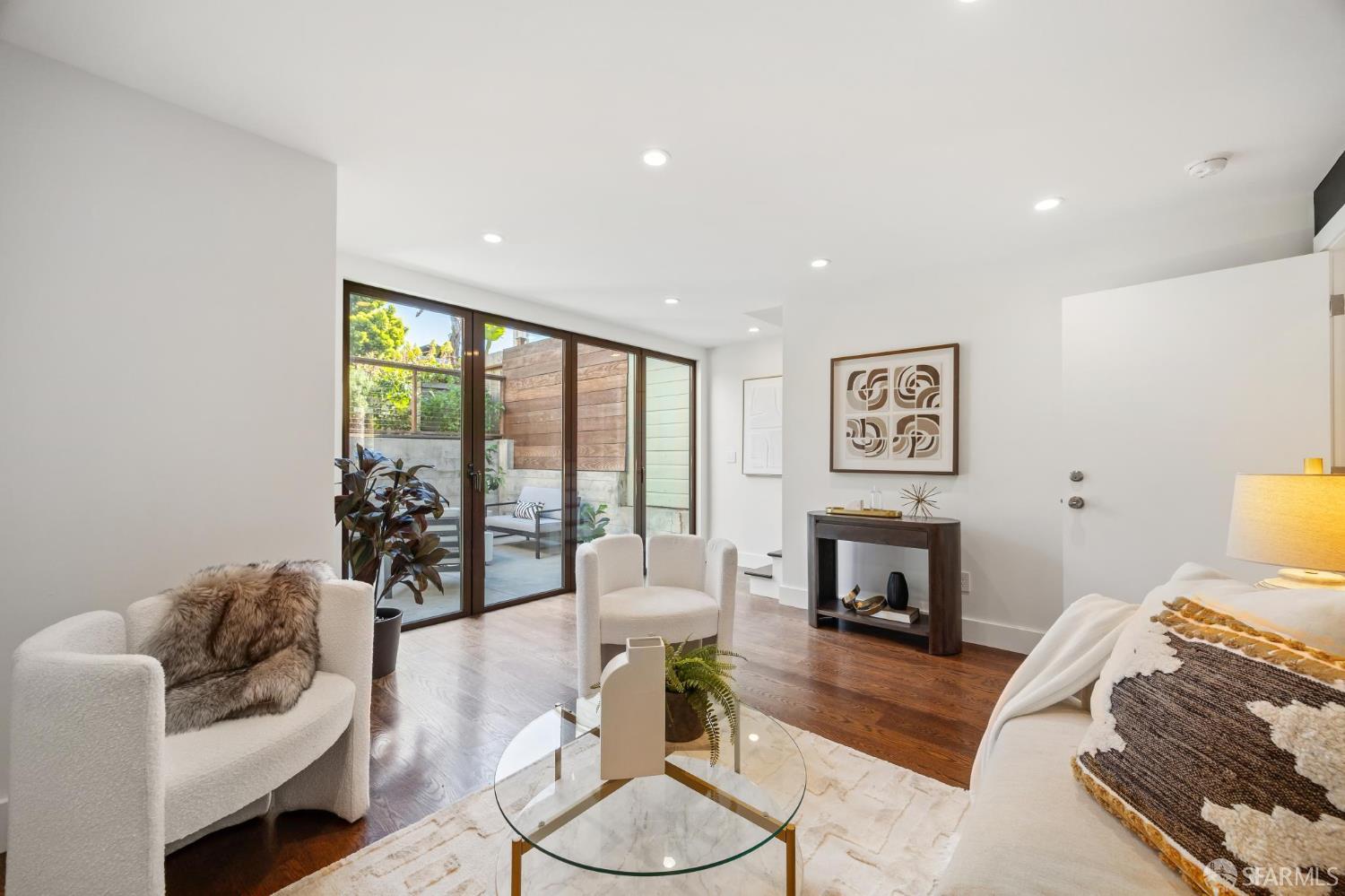 Detail Gallery Image 26 of 92 For 537 Moultrie St, San Francisco,  CA 94110 - 2 Beds | 2/1 Baths