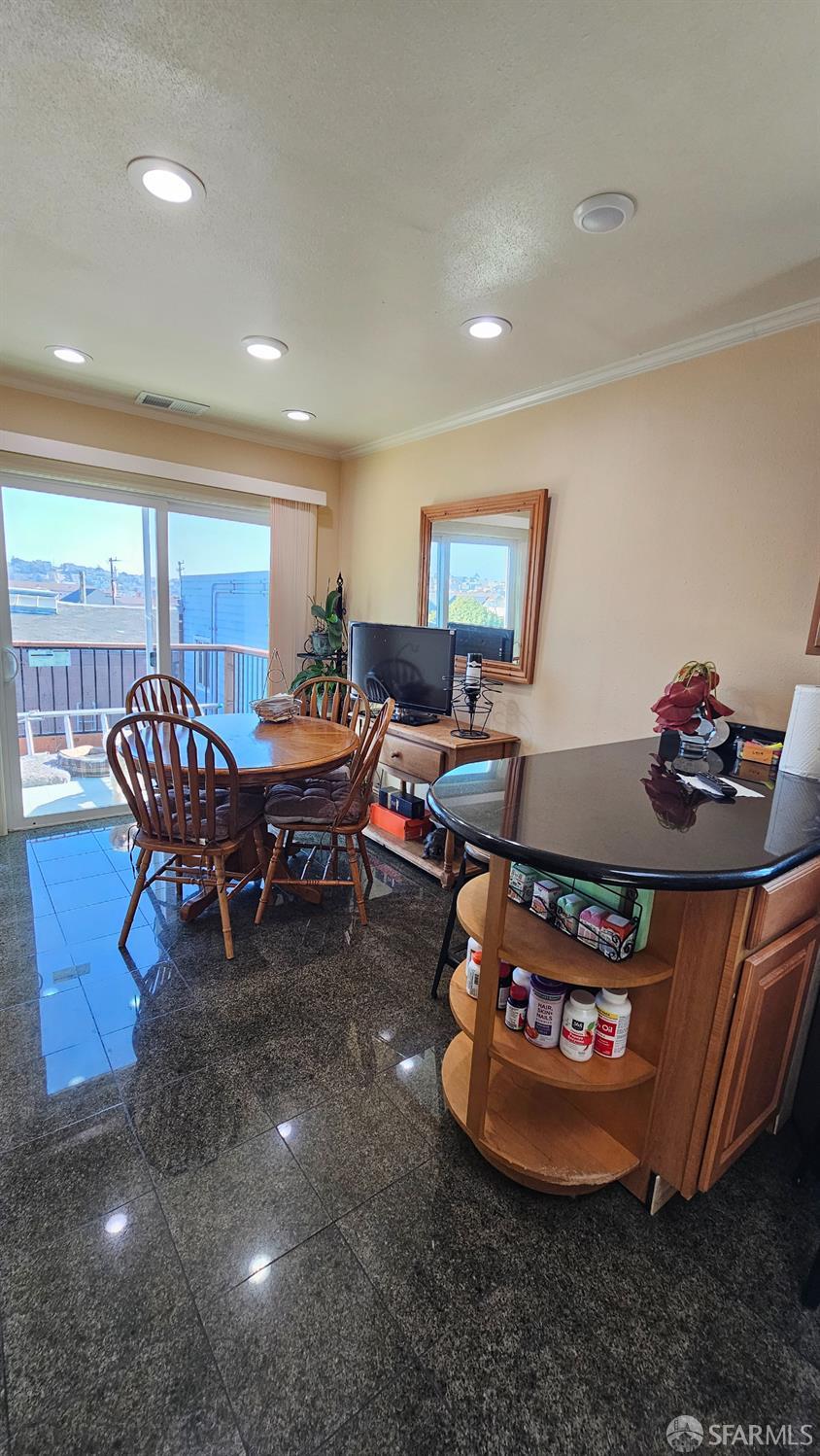 Detail Gallery Image 5 of 25 For 2083 San Jose Ave, San Francisco,  CA 94112 - – Beds | – Baths