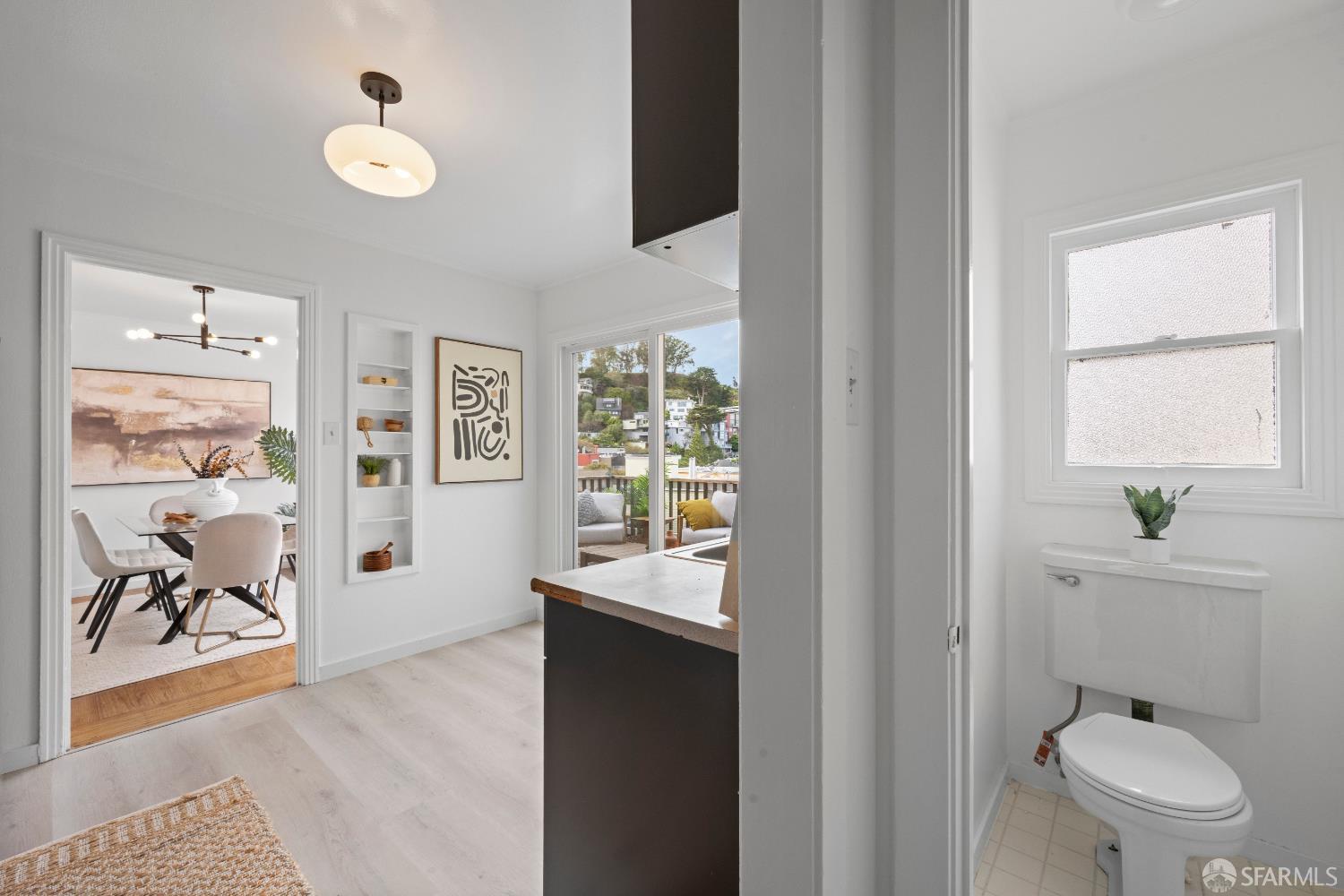 Detail Gallery Image 12 of 21 For 473 Corbett Ave, San Francisco,  CA 94114 - 3 Beds | 1/1 Baths