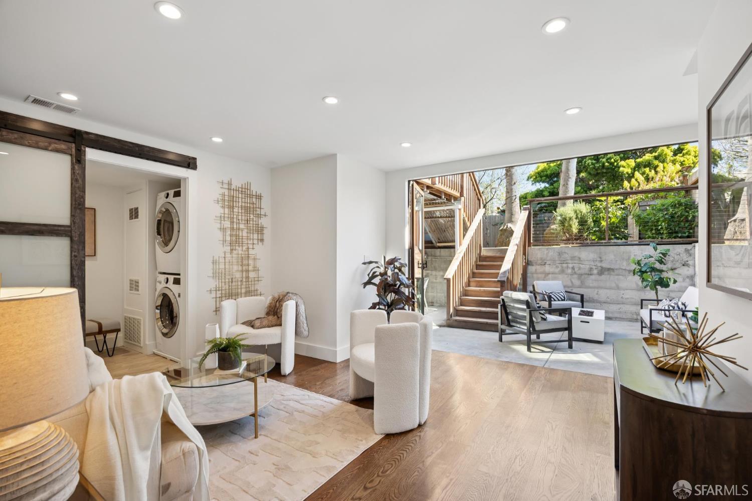 Detail Gallery Image 25 of 92 For 537 Moultrie St, San Francisco,  CA 94110 - 2 Beds | 2/1 Baths