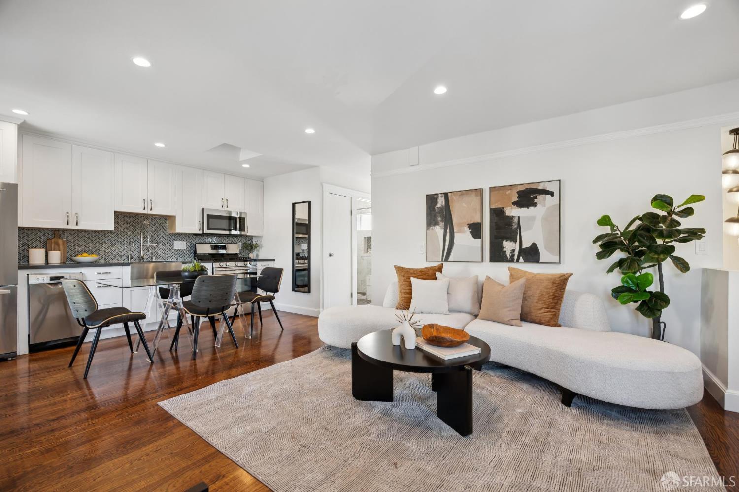 Detail Gallery Image 4 of 92 For 537 Moultrie St, San Francisco,  CA 94110 - 2 Beds | 2/1 Baths