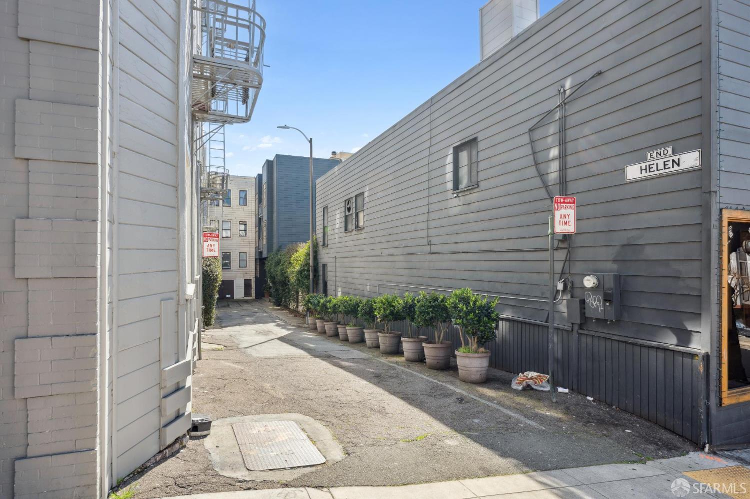 Detail Gallery Image 6 of 17 For 1 Helen St, San Francisco,  CA 94109 - – Beds | – Baths