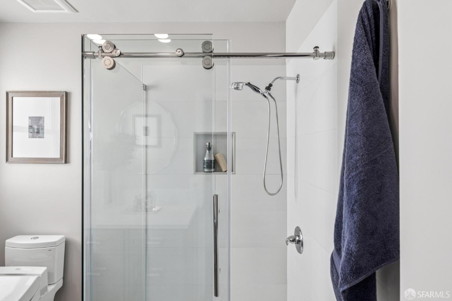 Detail Gallery Image 28 of 36 For 342 Upper Terrace, San Francisco,  CA 94117 - 2 Beds | 1 Baths