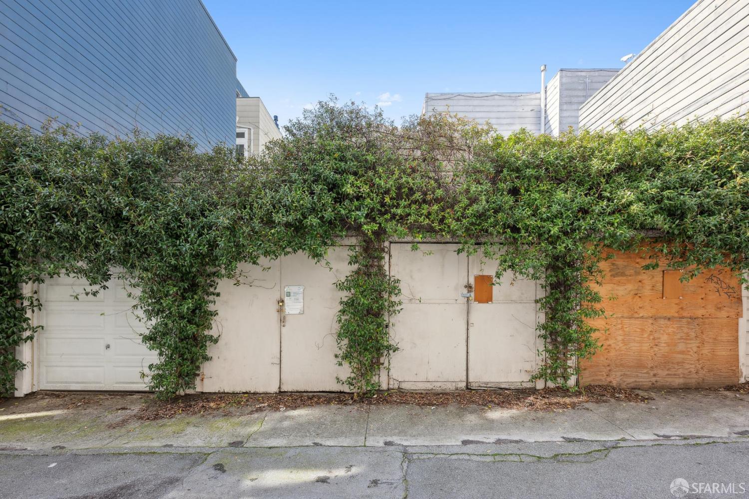 Detail Gallery Image 4 of 17 For 1 Helen St, San Francisco,  CA 94109 - – Beds | – Baths