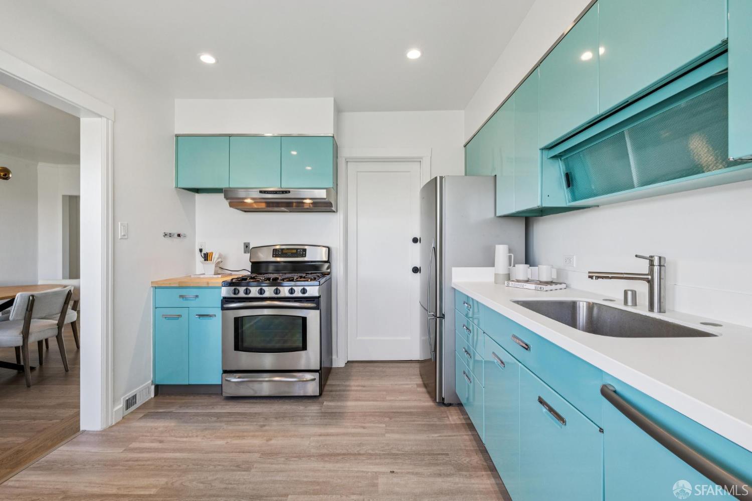 Detail Gallery Image 20 of 36 For 342 Upper Terrace, San Francisco,  CA 94117 - 2 Beds | 1 Baths