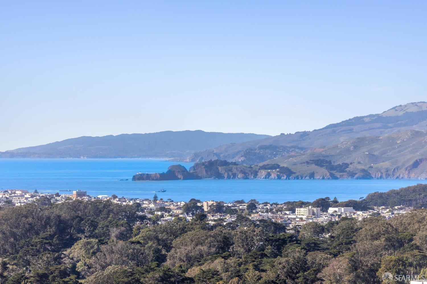 Detail Gallery Image 6 of 36 For 342 Upper Terrace, San Francisco,  CA 94117 - 2 Beds | 1 Baths