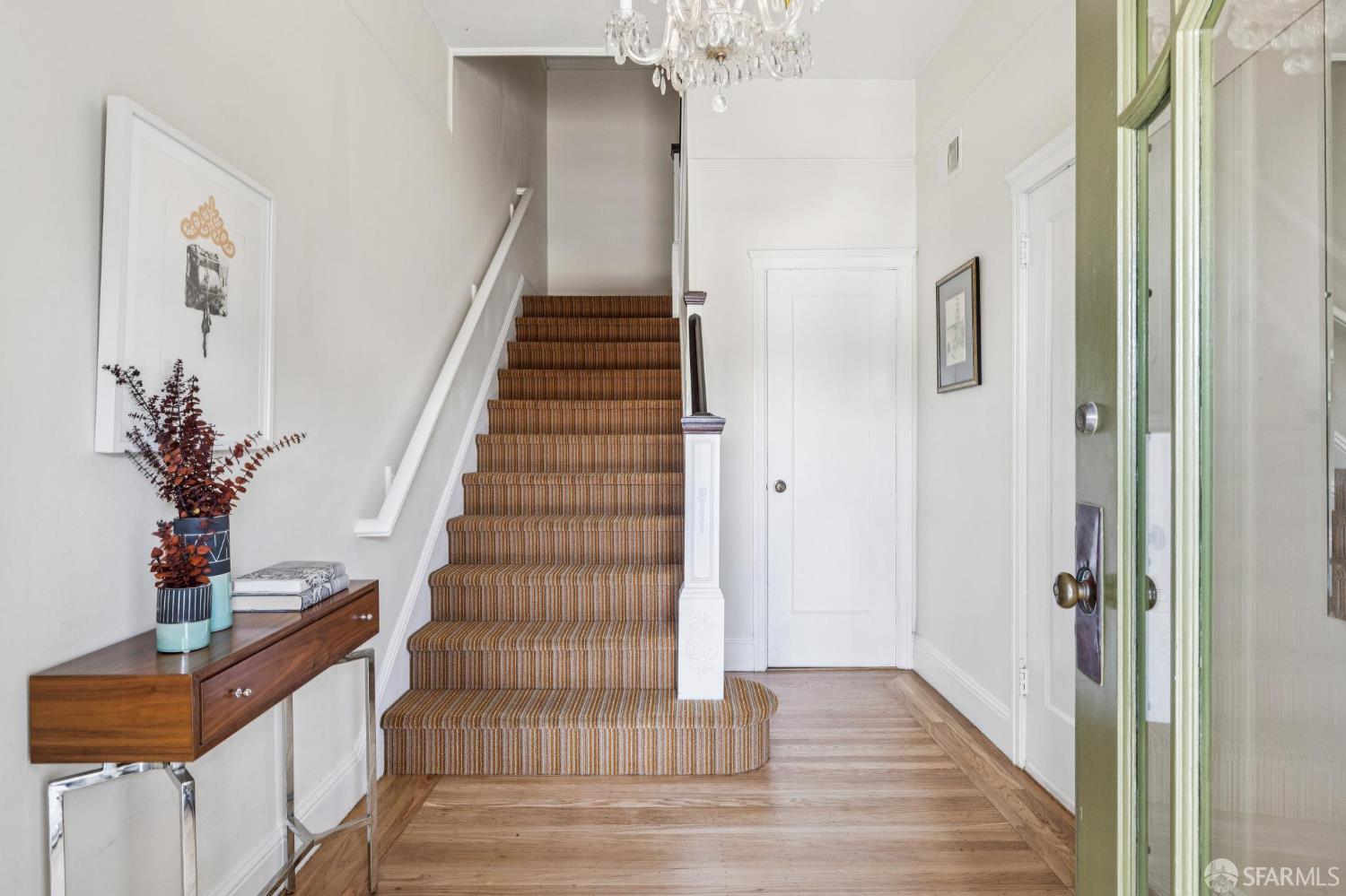 Detail Gallery Image 3 of 36 For 342 Upper Terrace, San Francisco,  CA 94117 - 2 Beds | 1 Baths