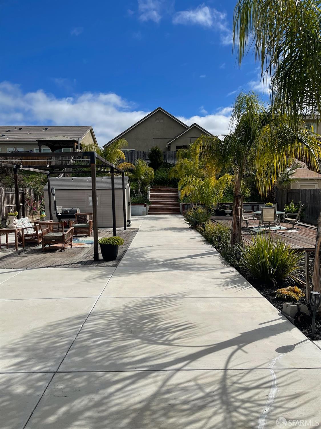 Detail Gallery Image 3 of 6 For 1535 Goldenstar Ct, Hollister,  CA 95023 - 3 Beds | 2/1 Baths