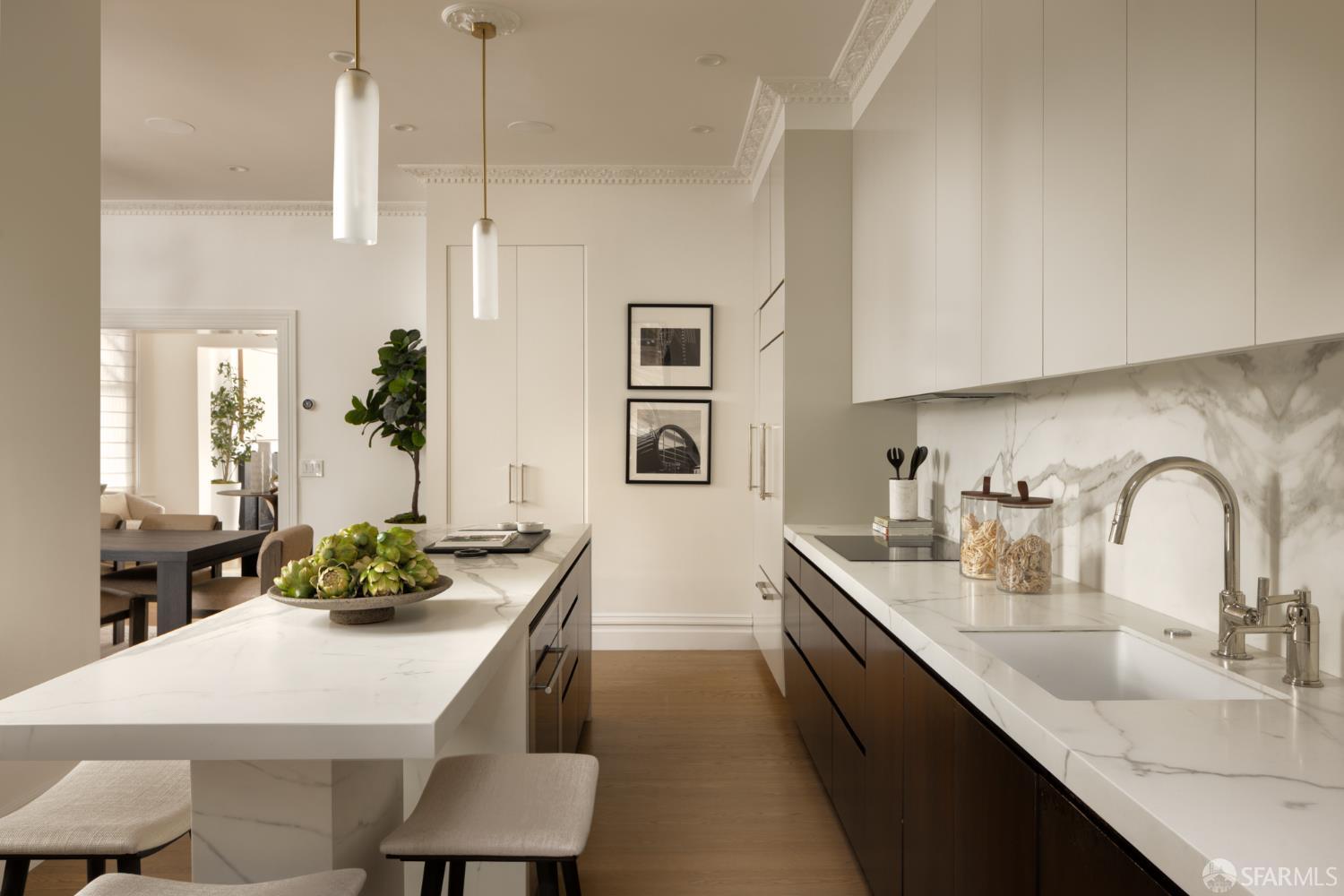 Detail Gallery Image 7 of 23 For 844 Clayton St, San Francisco,  CA 94117 - 5 Beds | 3/2 Baths