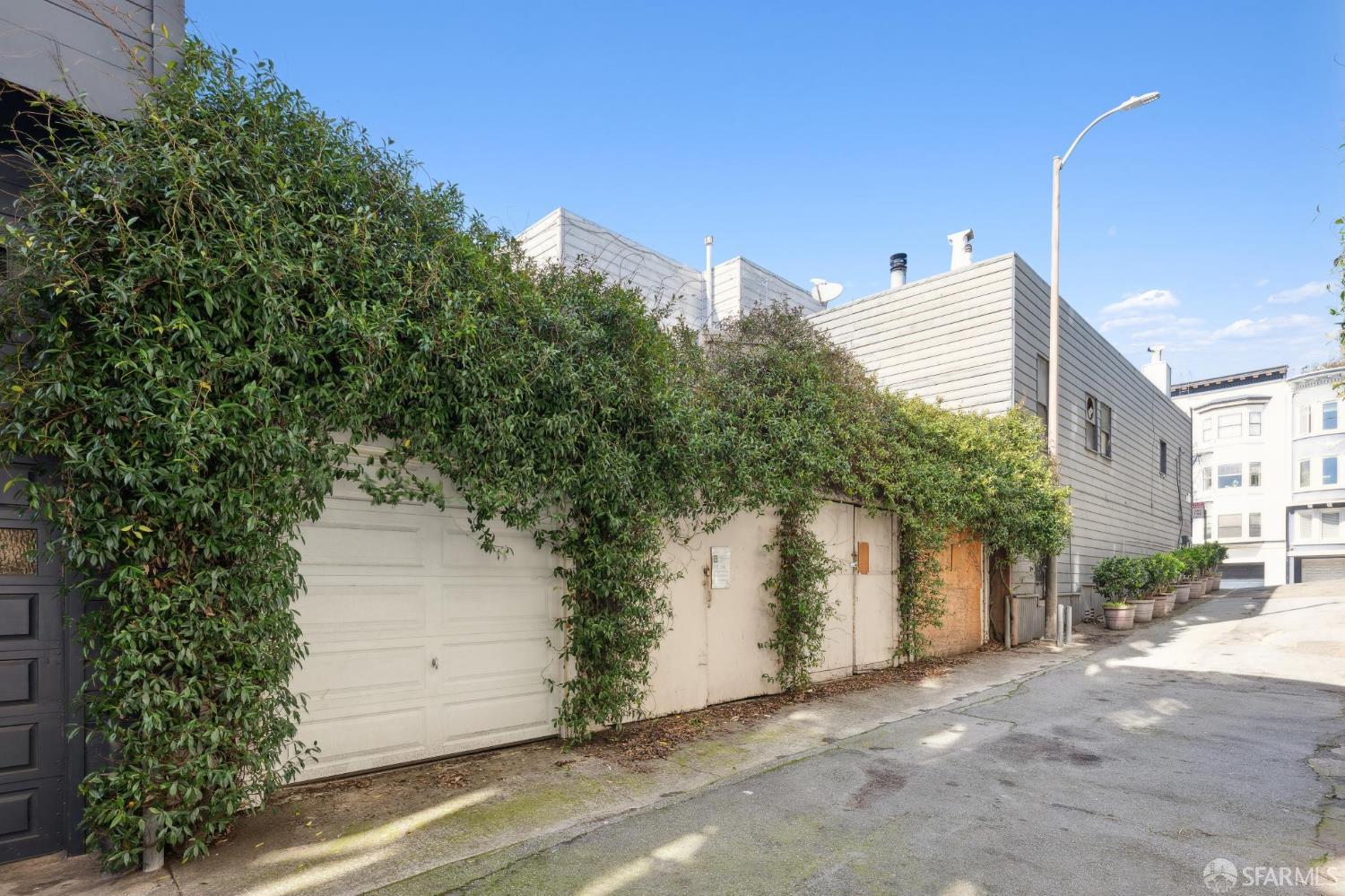 Detail Gallery Image 3 of 17 For 1 Helen St, San Francisco,  CA 94109 - – Beds | – Baths