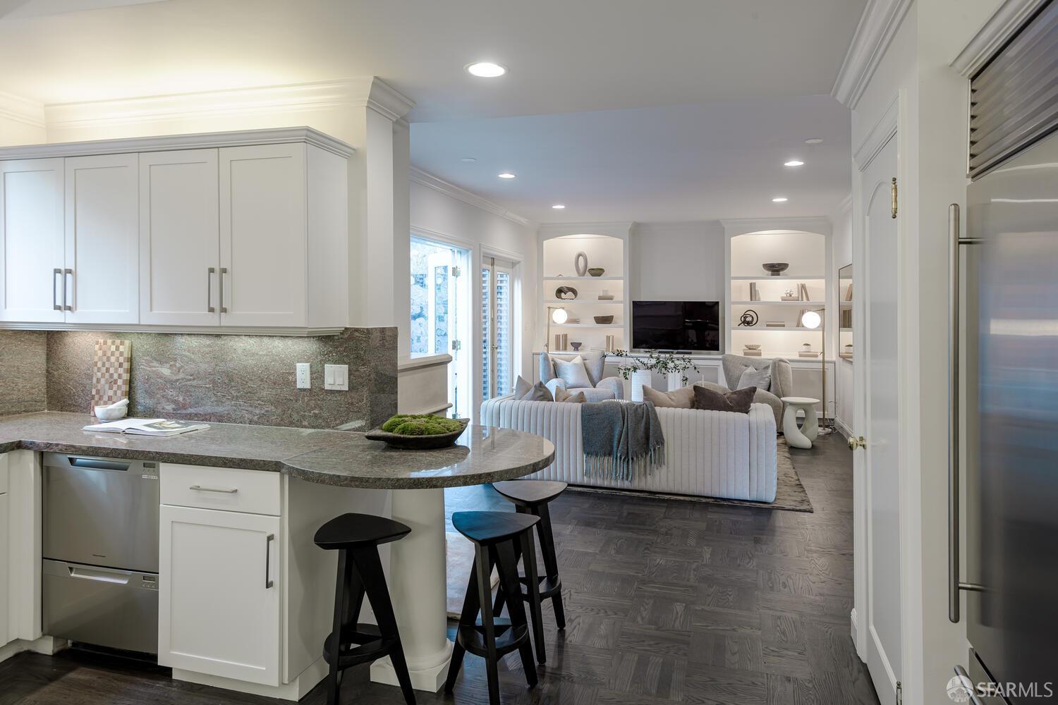 Detail Gallery Image 15 of 46 For 2001 Pacific Ave, San Francisco,  CA 94109 - 5 Beds | 4 Baths