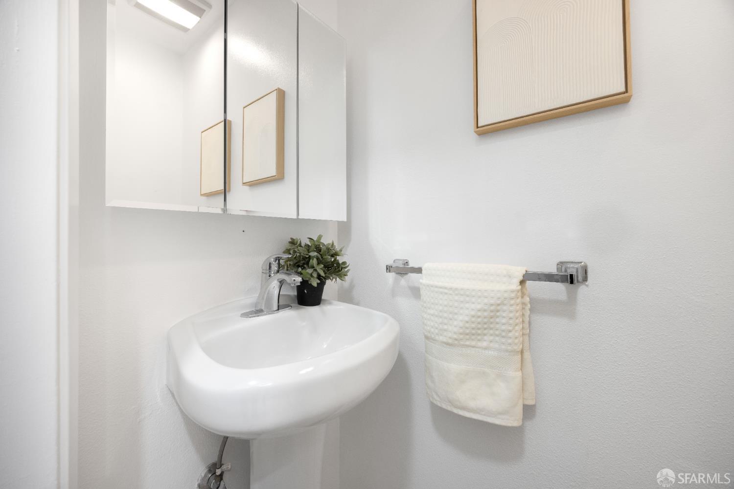 Detail Gallery Image 6 of 13 For 2464 Rowntree Way, South San Francisco,  CA 94080 - 3 Beds | 1/1 Baths