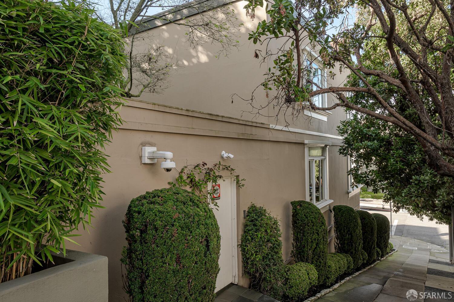 Detail Gallery Image 3 of 46 For 2001 Pacific Ave, San Francisco,  CA 94109 - 5 Beds | 4 Baths