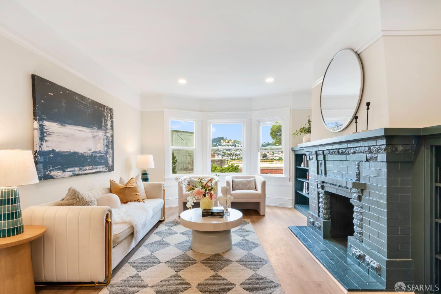 Detail Gallery Image 4 of 89 For 69 Lisbon St, San Francisco,  CA 94112 - 3 Beds | 1/1 Baths