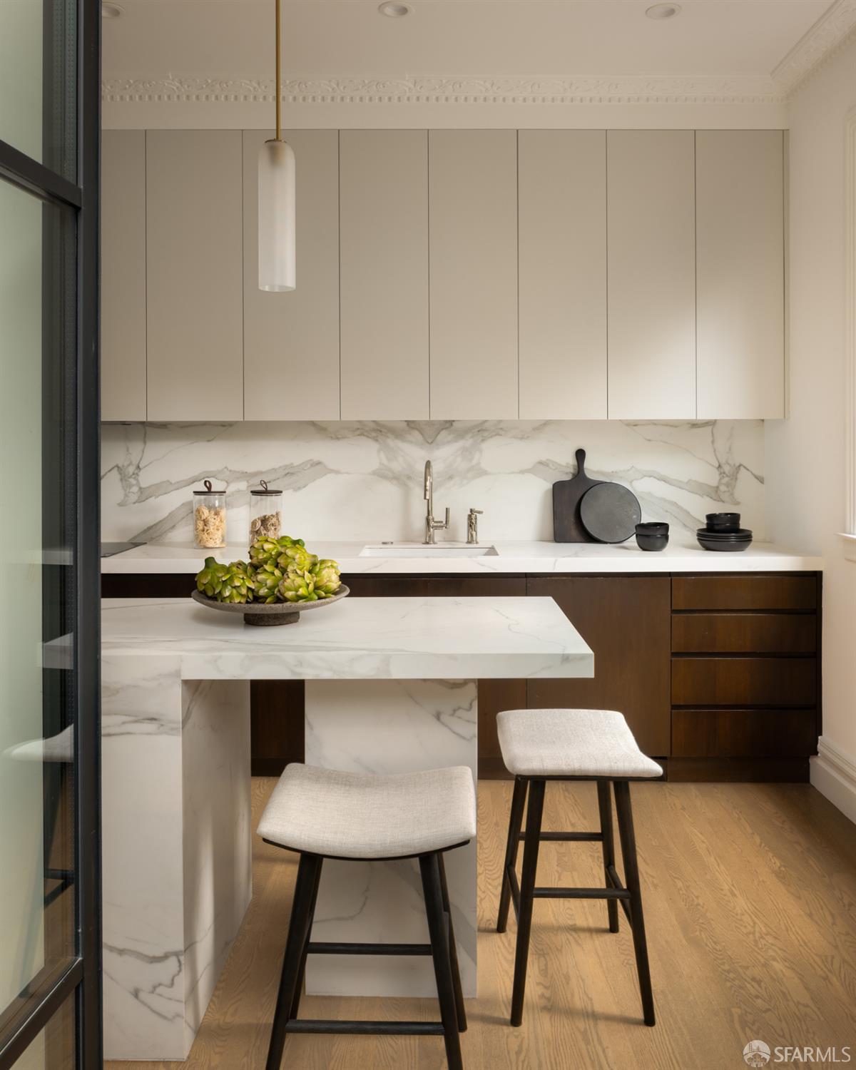 Detail Gallery Image 8 of 23 For 844 Clayton St, San Francisco,  CA 94117 - 5 Beds | 3/2 Baths