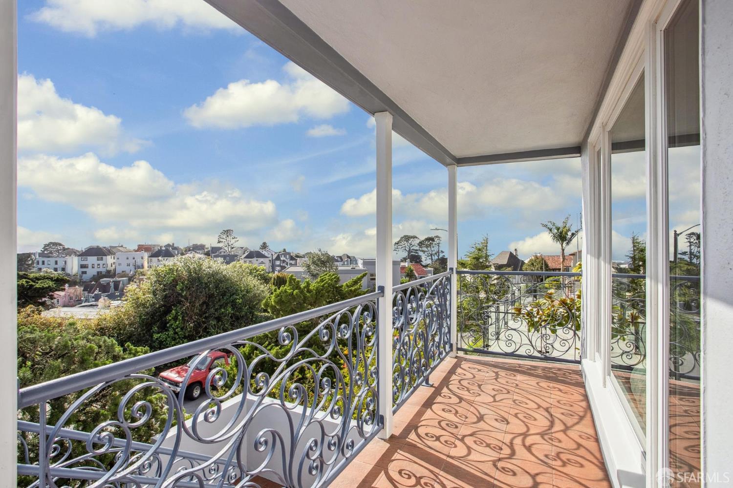 Detail Gallery Image 2 of 40 For 23 Cresta Vista Dr, San Francisco,  CA 94127 - 3 Beds | 3 Baths