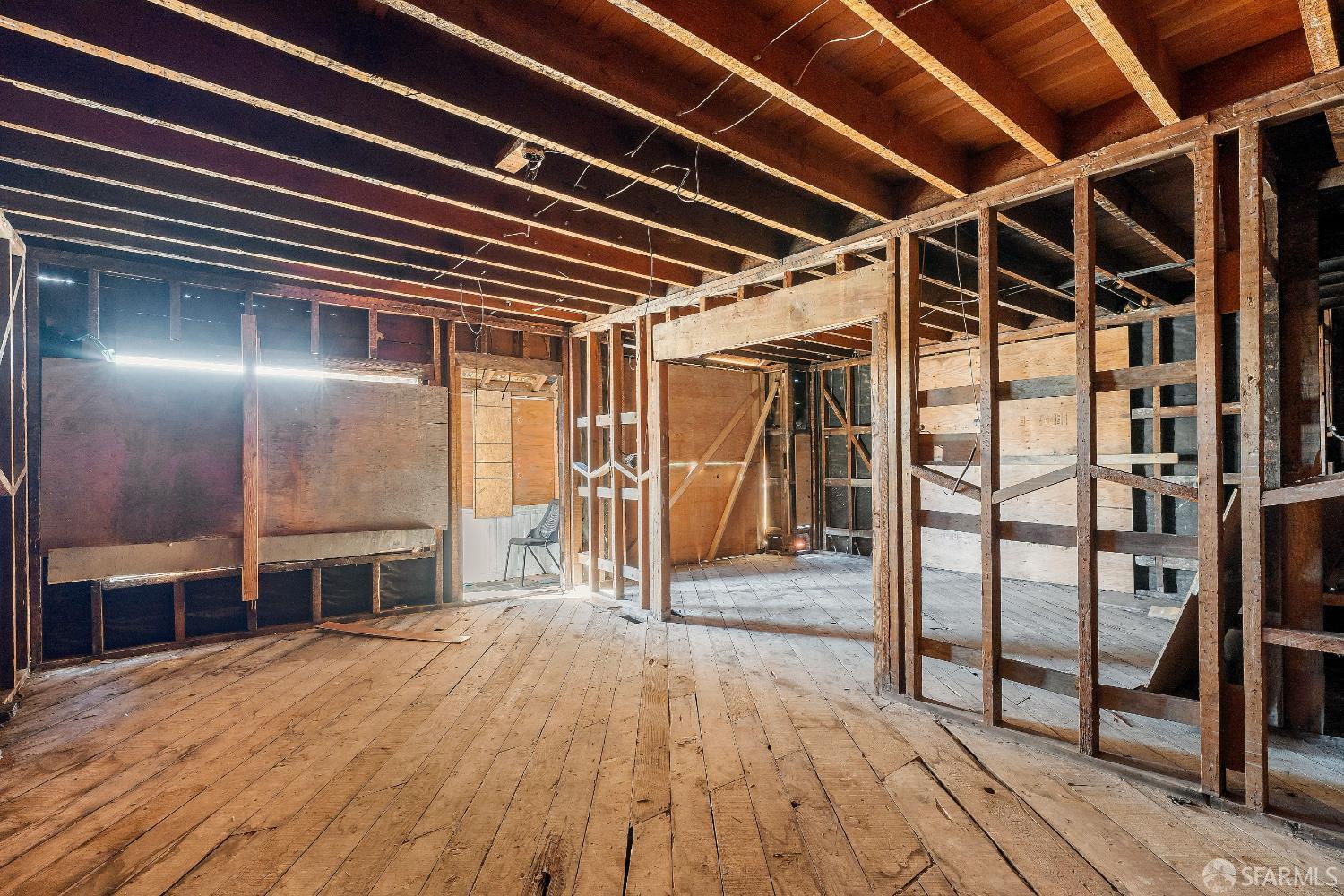 Detail Gallery Image 4 of 44 For 1276 Revere Ave, San Francisco,  CA 94124 - 4 Beds | 2/1 Baths