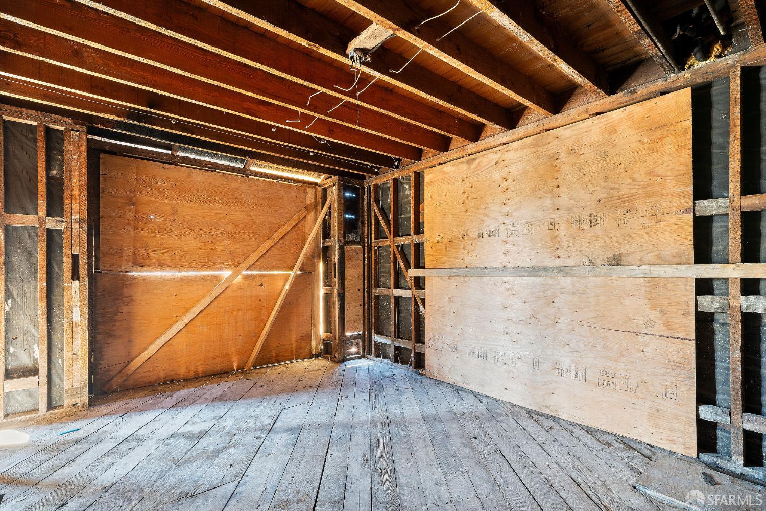 Detail Gallery Image 6 of 44 For 1276 Revere Ave, San Francisco,  CA 94124 - 4 Beds | 2/1 Baths