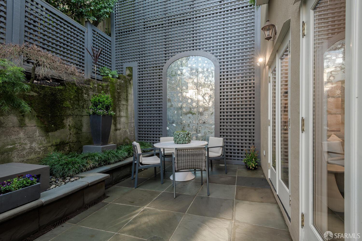 Detail Gallery Image 14 of 46 For 2001 Pacific Ave, San Francisco,  CA 94109 - 5 Beds | 4 Baths