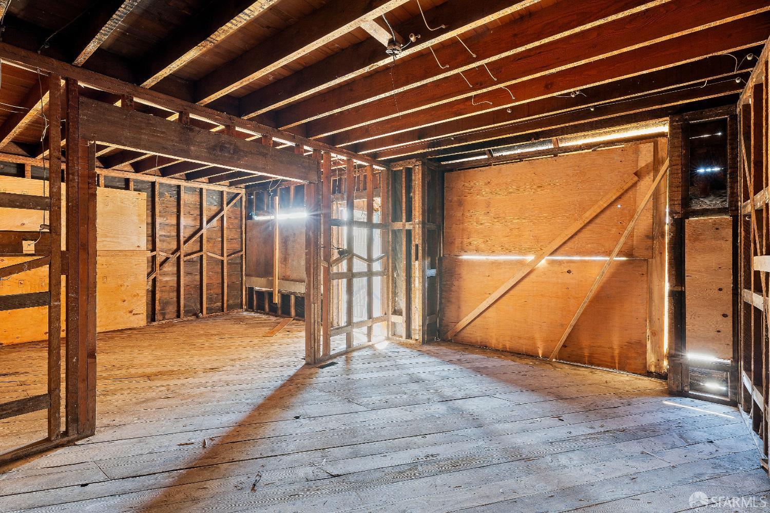 Detail Gallery Image 7 of 44 For 1276 Revere Ave, San Francisco,  CA 94124 - 4 Beds | 2/1 Baths