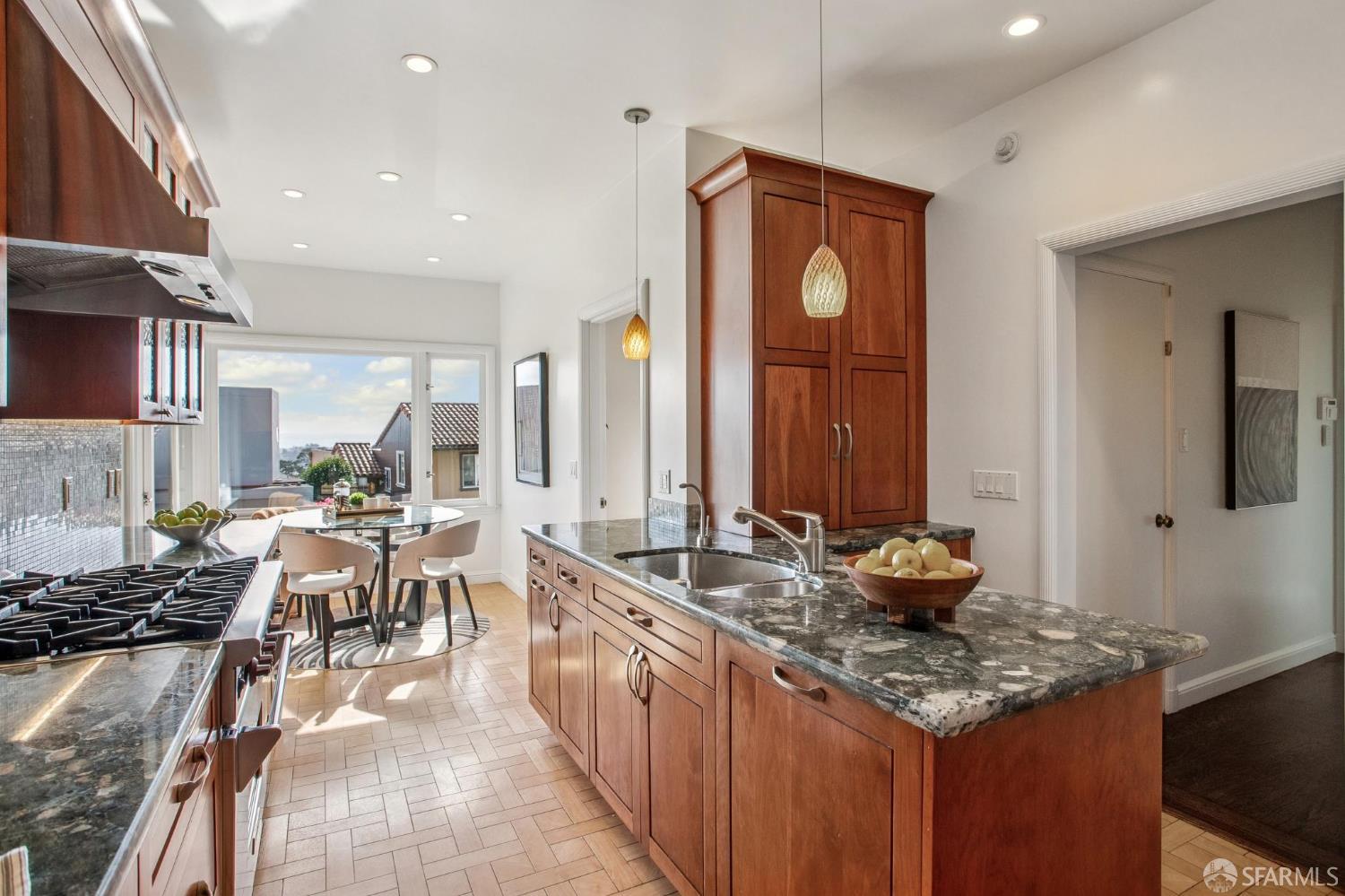 Detail Gallery Image 17 of 40 For 23 Cresta Vista Dr, San Francisco,  CA 94127 - 3 Beds | 3 Baths