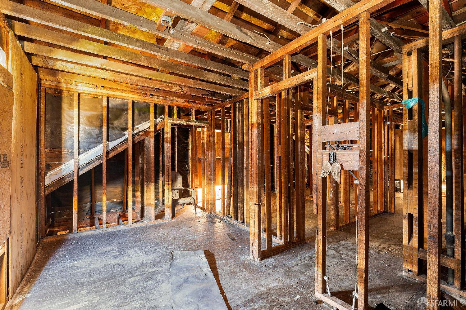 Detail Gallery Image 15 of 44 For 1276 Revere Ave, San Francisco,  CA 94124 - 4 Beds | 2/1 Baths