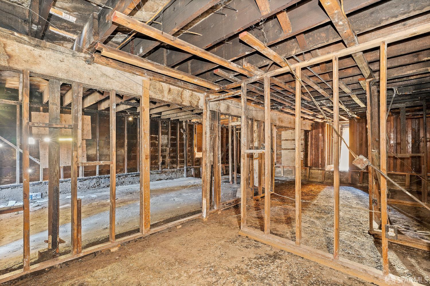 Detail Gallery Image 27 of 44 For 1276 Revere Ave, San Francisco,  CA 94124 - 4 Beds | 2/1 Baths