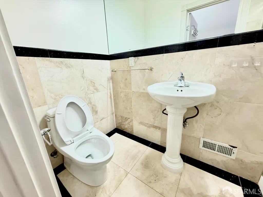 Detail Gallery Image 18 of 35 For 1415 Guerrero St, San Francisco,  CA 94110 - – Beds | – Baths