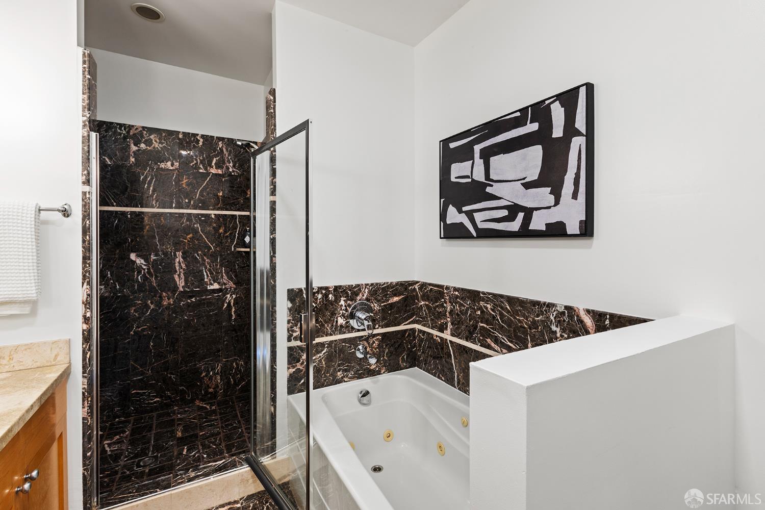 Detail Gallery Image 12 of 29 For 199 Tiffany Ave #406,  San Francisco,  CA 94110 - 2 Beds | 2 Baths