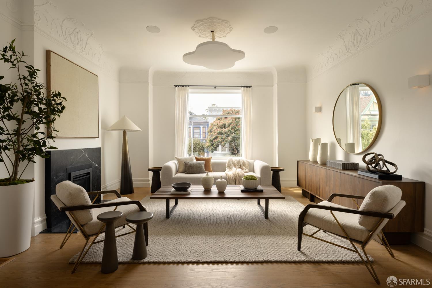 Detail Gallery Image 3 of 23 For 844 Clayton St, San Francisco,  CA 94117 - 5 Beds | 3/2 Baths