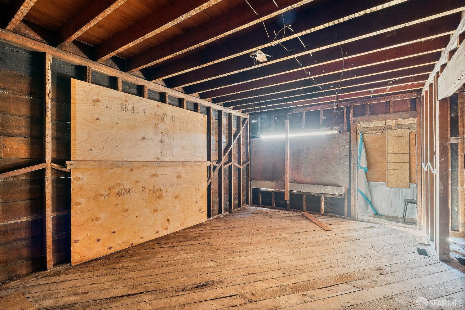 Detail Gallery Image 5 of 44 For 1276 Revere Ave, San Francisco,  CA 94124 - 4 Beds | 2/1 Baths