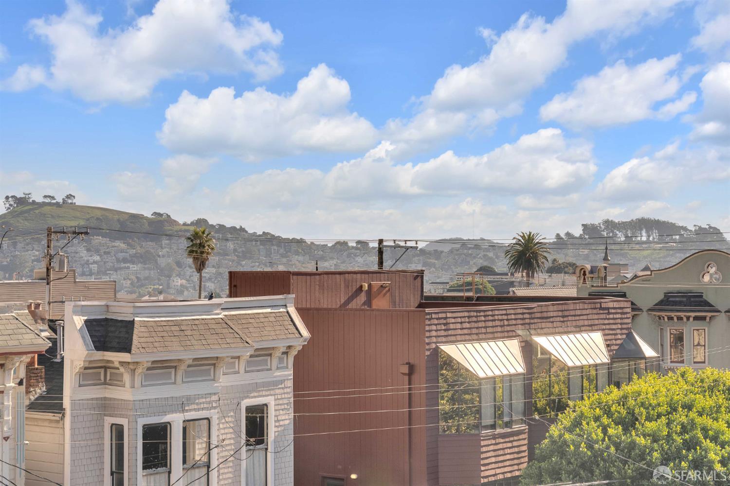 Detail Gallery Image 2 of 37 For 1060 Noe St 1064a,  San Francisco,  CA 94114 - 2 Beds | 1 Baths