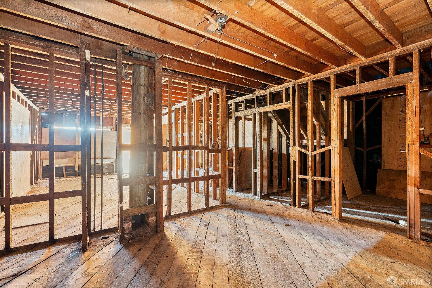 Detail Gallery Image 11 of 44 For 1276 Revere Ave, San Francisco,  CA 94124 - 4 Beds | 2/1 Baths