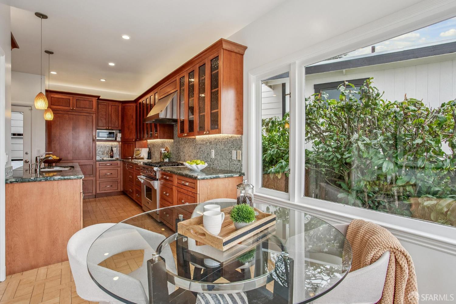 Detail Gallery Image 13 of 40 For 23 Cresta Vista Dr, San Francisco,  CA 94127 - 3 Beds | 3 Baths