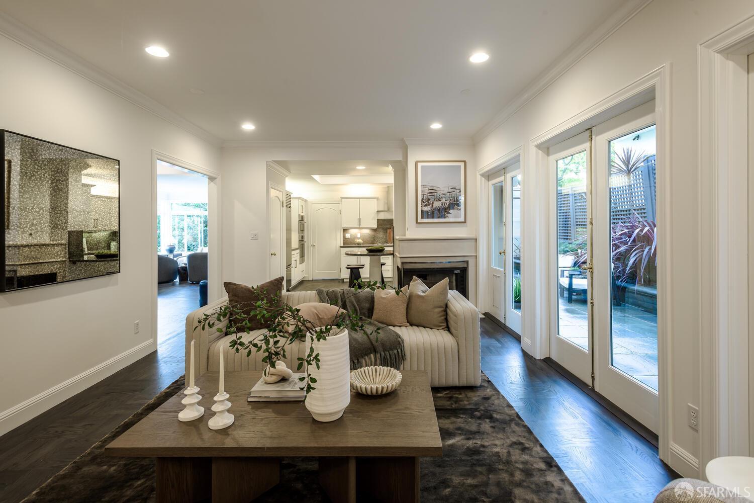 Detail Gallery Image 21 of 46 For 2001 Pacific Ave, San Francisco,  CA 94109 - 5 Beds | 4 Baths