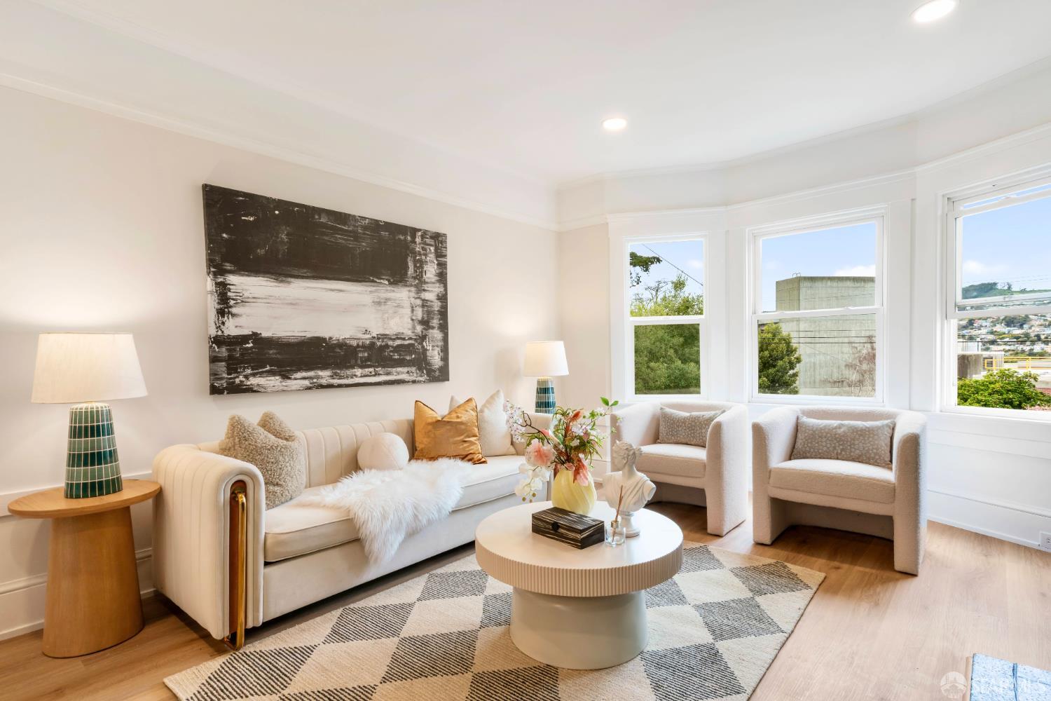 Detail Gallery Image 11 of 89 For 69 Lisbon St, San Francisco,  CA 94112 - 3 Beds | 1/1 Baths