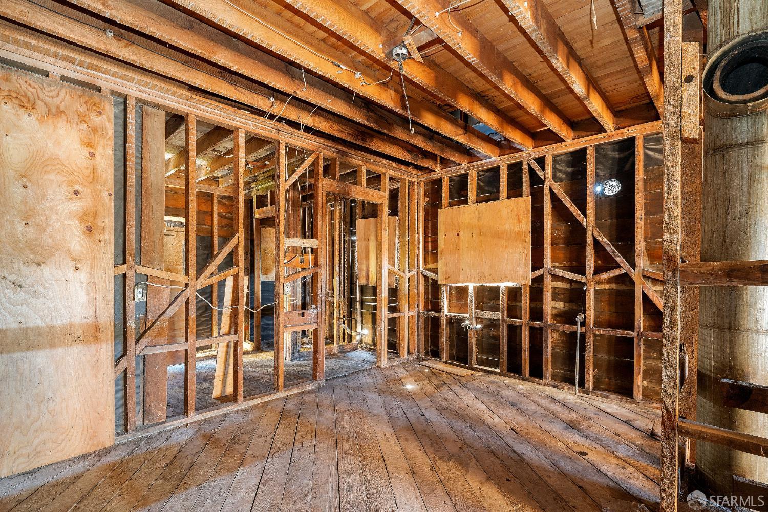 Detail Gallery Image 10 of 44 For 1276 Revere Ave, San Francisco,  CA 94124 - 4 Beds | 2/1 Baths