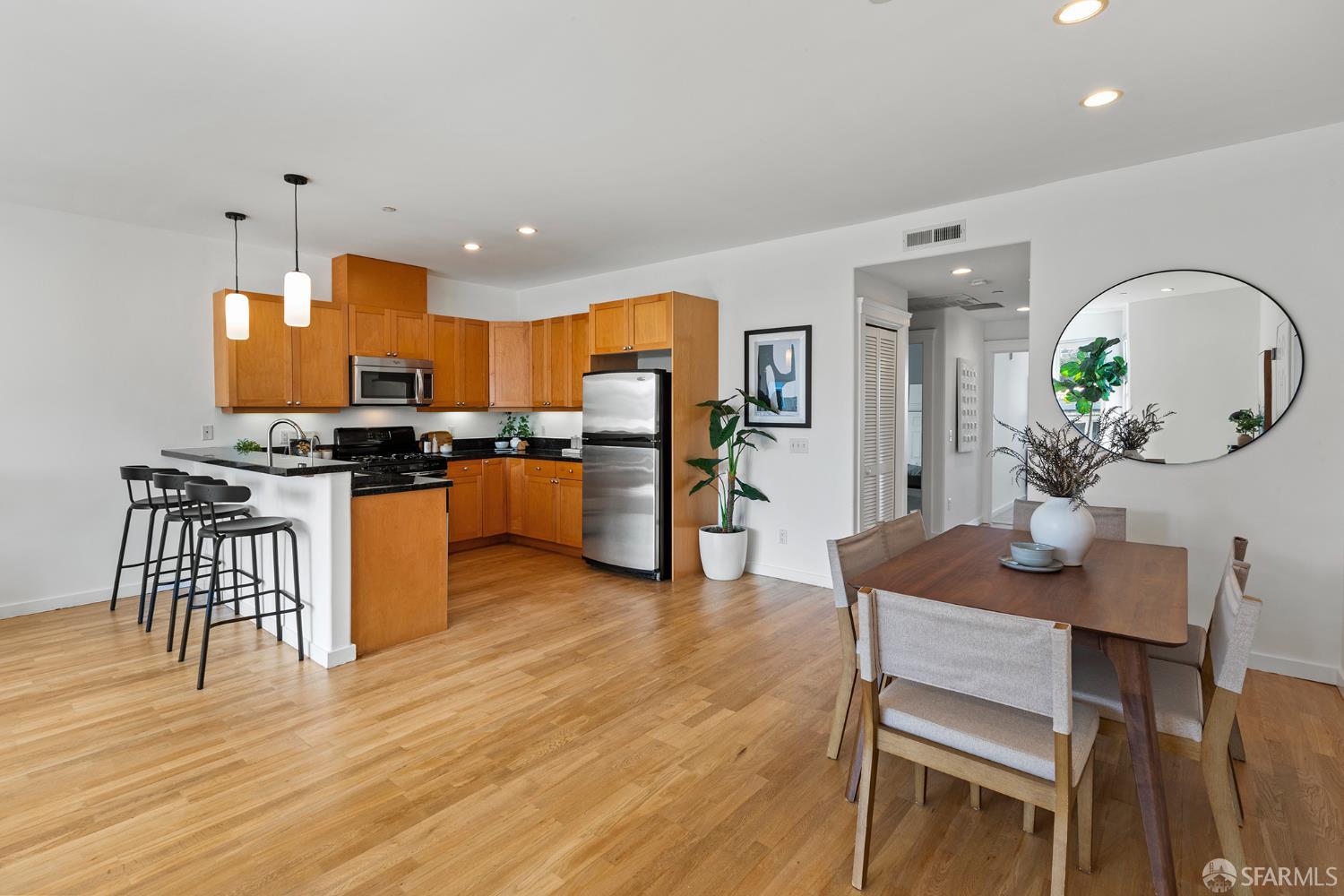 Detail Gallery Image 5 of 29 For 199 Tiffany Ave #406,  San Francisco,  CA 94110 - 2 Beds | 2 Baths