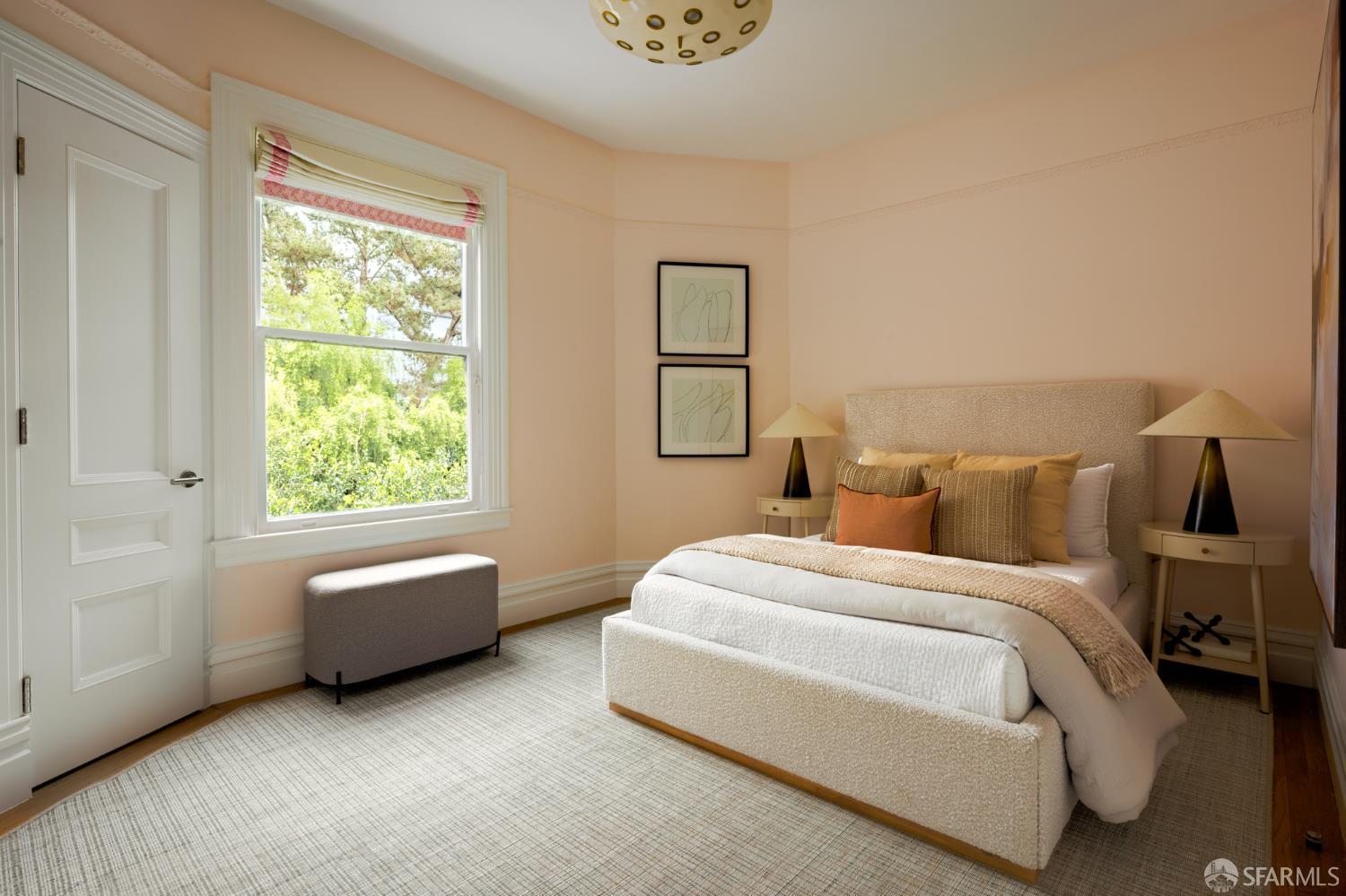 Detail Gallery Image 14 of 23 For 844 Clayton St, San Francisco,  CA 94117 - 5 Beds | 3/2 Baths