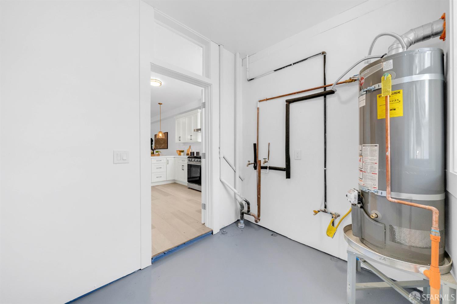 Detail Gallery Image 13 of 37 For 1060 Noe St 1064a,  San Francisco,  CA 94114 - 2 Beds | 1 Baths